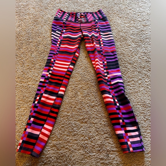 Nike dry fit Colorful Striped Women's Leggings size medium - Picture 9 of 15
